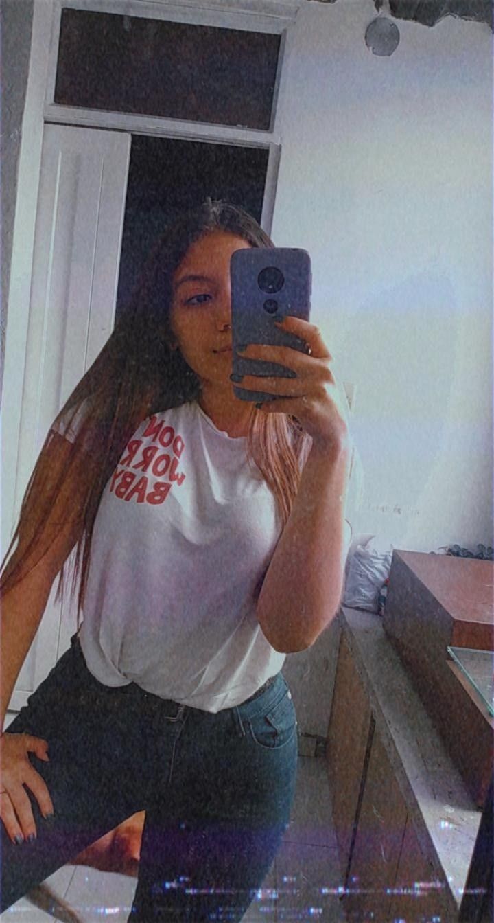 <em>Valentina Paz-C</em>ompradora de Instagram